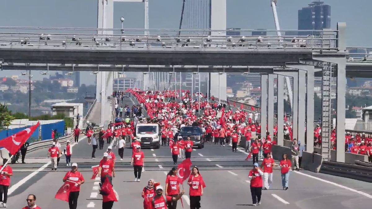 15 Temmuz Demokrasi ve Şehitleri Anma Yürüyüşü böyle görüntülendi 5