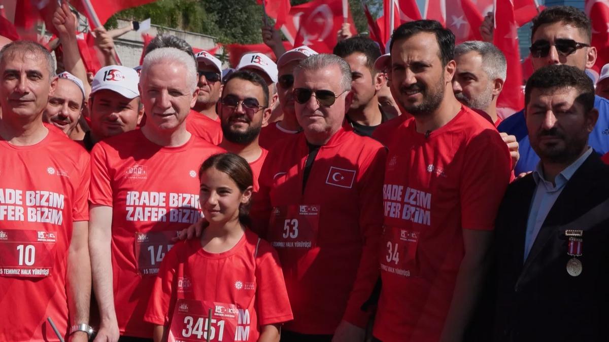 15 Temmuz Demokrasi ve Şehitleri Anma Yürüyüşü böyle görüntülendi 11