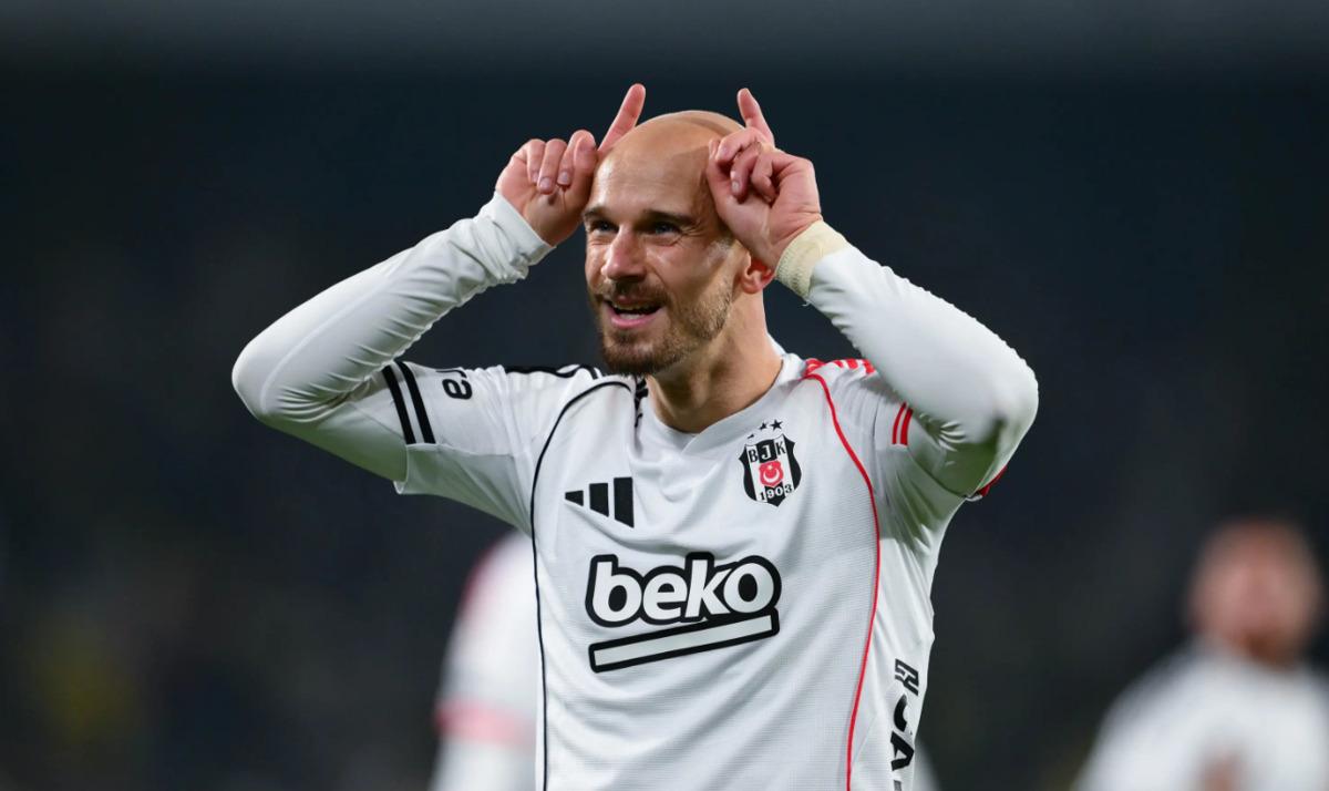 Yıldız ismi sattıklarına bin pişman oldular! Oyuncuyu geri verin 3
