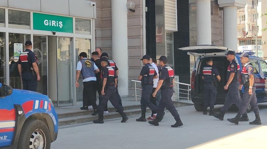 Kuşadası&rsquo;nda su&ccedil; makineleri yakalandı