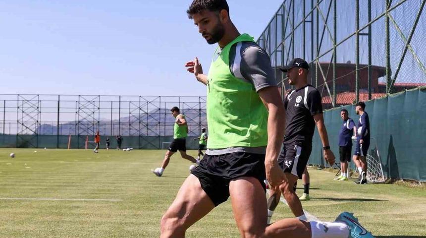 Corendon Alanyaspor yeni sezon hazırlıklarını Burdur&rsquo;da s&uuml;rd&uuml;r&uuml;yor