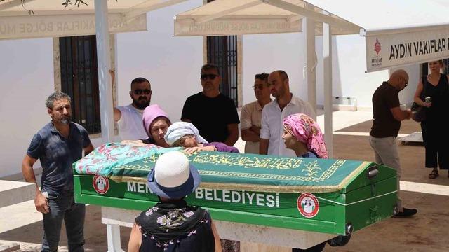 Muğla’da hayatını kaybeden kadının tabutunu kadınlar taşıdı