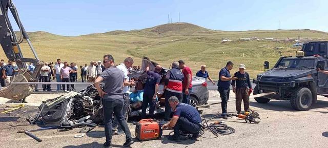 Muş’ta kamyonla otomobil çarpıştı: 2 ölü, 1 yaralı 2