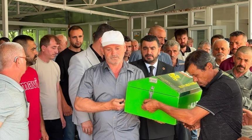 Yangında hayatını kaybeden 2 yaşındaki &ccedil;ocuk toprağa verildi