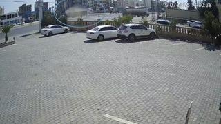 Mardin’deki tır kazası güvenlik kamerasına yansıdı