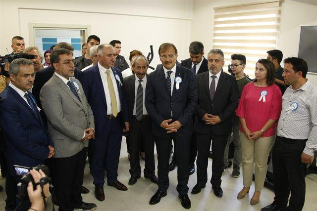 Hakan Çavuşoğlu: Bursa’ya 275 hemşire, ebe ve sağlık personeli ataması onaylandı