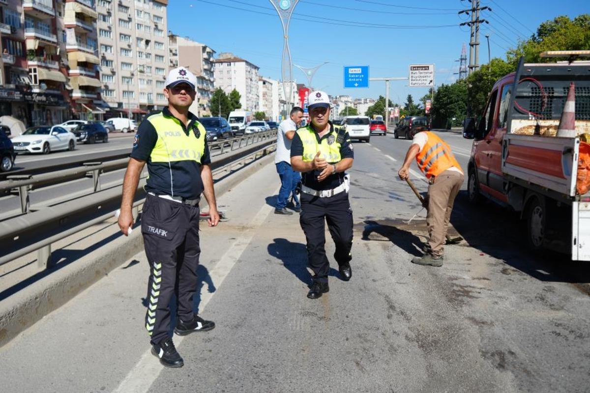 Yavaşlayan trafik zincirlemeye kazaya sebep oldu: 1 i çocuk 3 yaralı 2