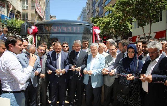 Yerli üretim 'ELBÜS' otobüsler Elazığ'da hizmete girdi