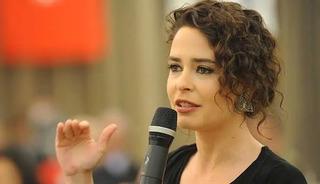Pelin Batu deprem zamanı yaptığı paylaşım i&ccedil;in &ouml;z&uuml;r diledi