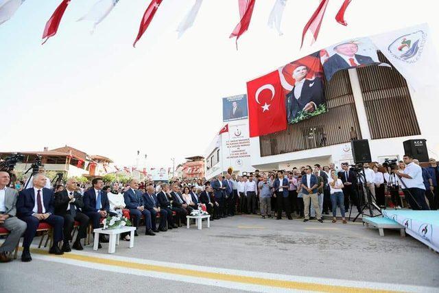 Bakan Zeybekci'den, Pamukkale'de iki ayrı açılış