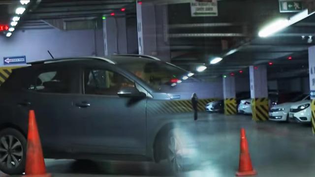 'Erkek sürücüler park etmesin' Otoparkta yeni uygulama