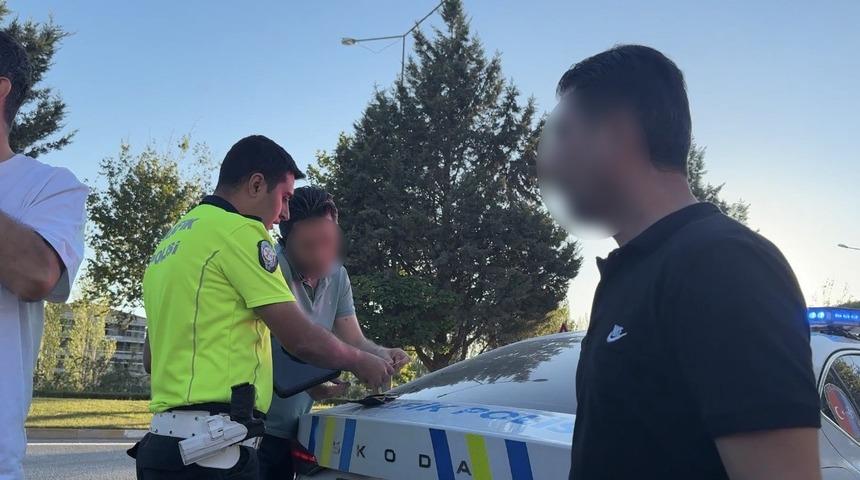 Eskişehir&rsquo;de kaza yapan s&uuml;r&uuml;c&uuml; 2.74 promil alkoll&uuml; &ccedil;ıktı