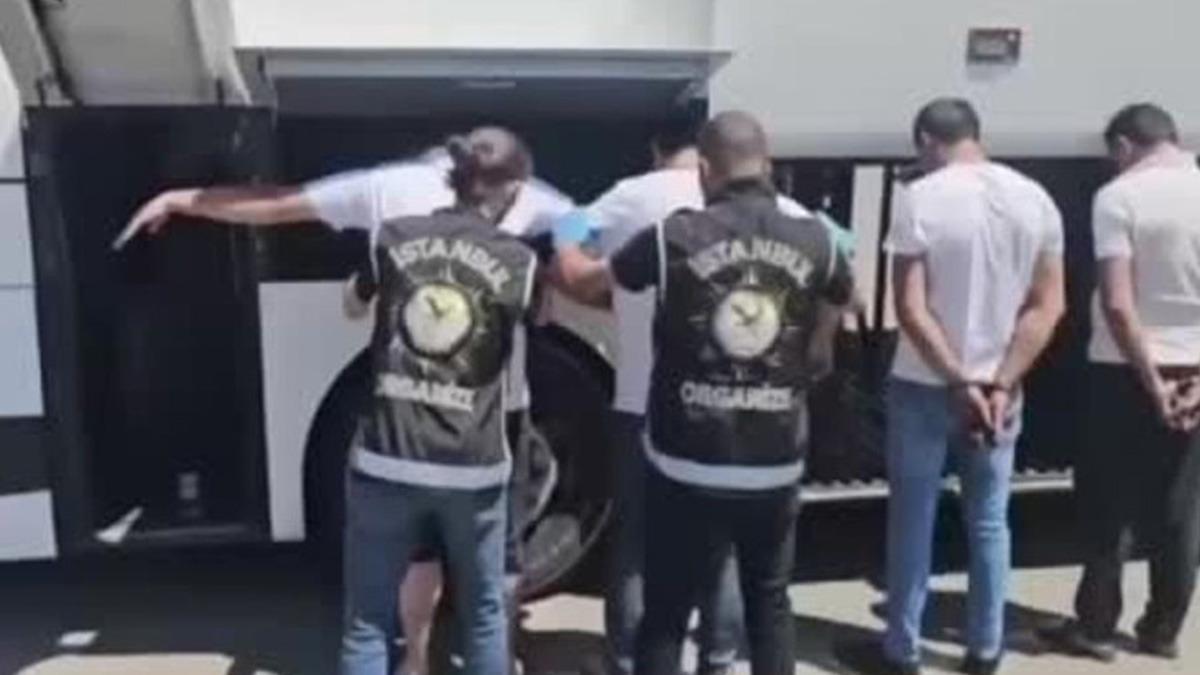 Bu hangi çetenin otobüsü! İçinden çıkanlar hayrete düşürdü