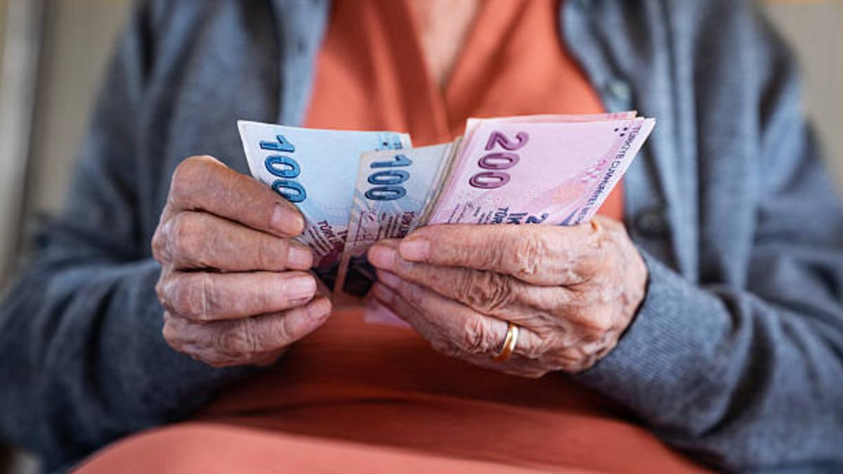 Emekli aylığını y&uuml;kseltmek m&uuml;mk&uuml;n m&uuml;? SGK uzmanı kritik detayı a&ccedil;ıkladı 2