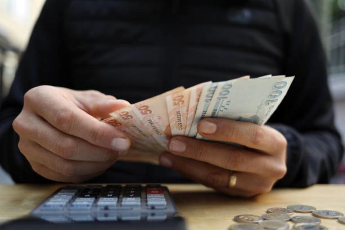 Milyonların g&ouml;z&uuml; bu tarihlerde! Zamlı maaş &ouml;demeleri yarın başlıyor 3