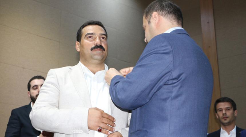 Saadet Partisi milletvekili adayı istifa ederek AK Parti'ye geçti