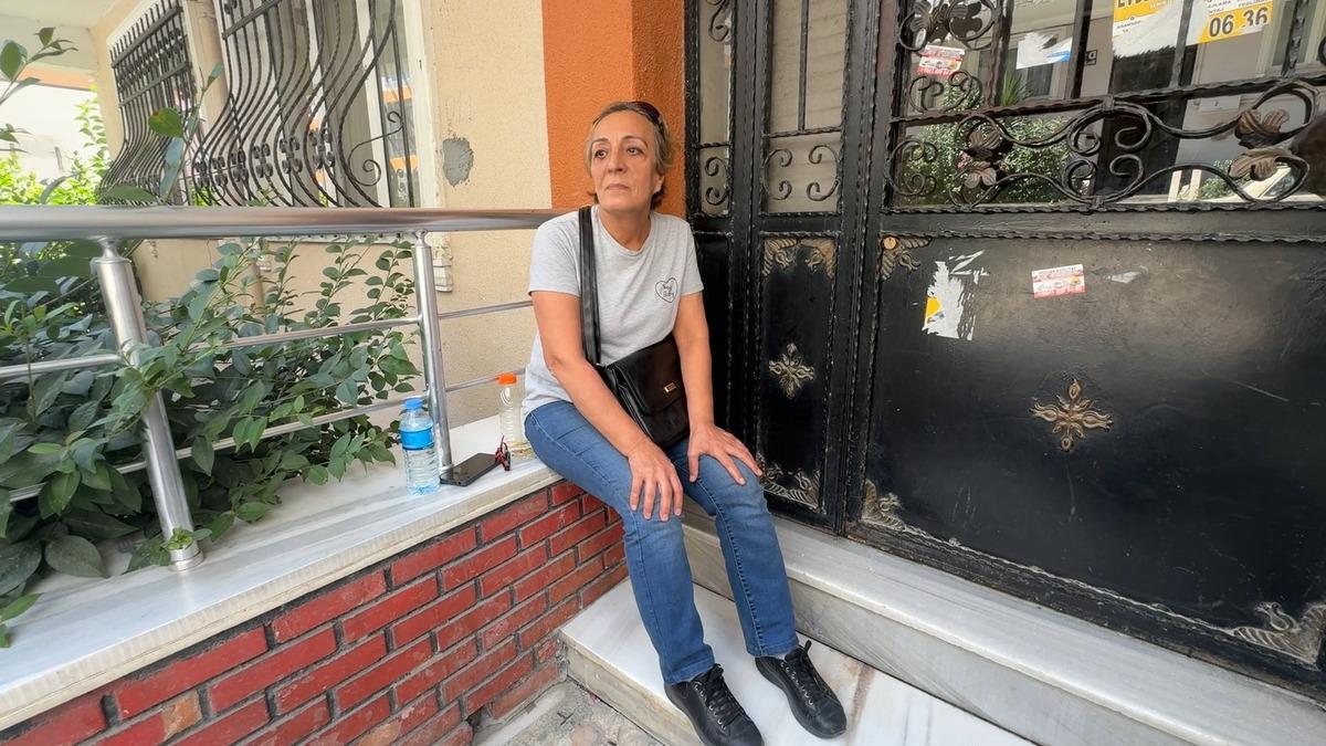 Evinin önünde saatlerce oturma eylemi yaptı! 14 saat bekledi 1