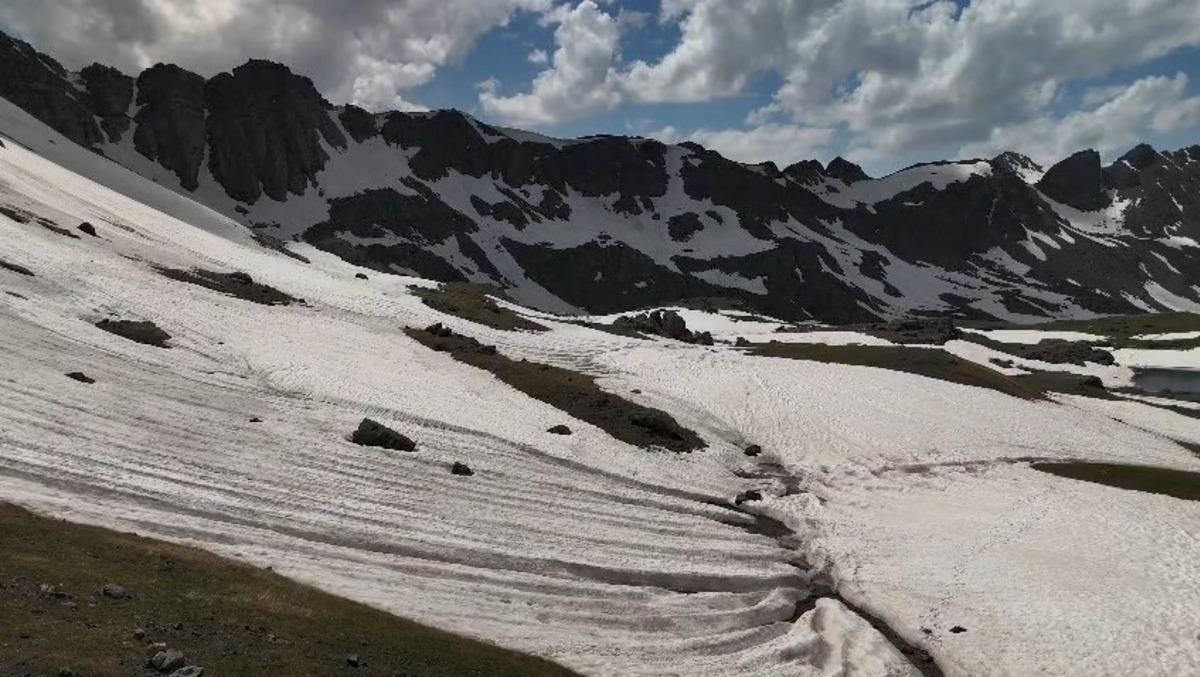 Burası buzullar değil Erzurum! Temmuz ortasında göl buz tuttu 2