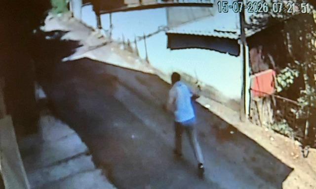Karabük'te hareketli dakikalar! Araçtaki iki kadını bırakıp kaçmaya başladı...