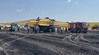Edirne'de biçerdöverden buğday tarlasına sıçrayan yangın söndürüldü