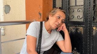 Evinin önünde saatlerce oturma eylemi yaptı! 14 saat bekledi
