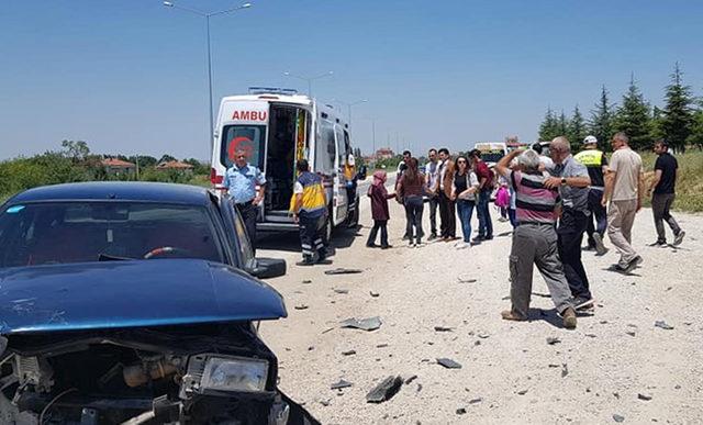 Seminerden dönen öğretmenler kaza yaptı: 6 yaralı 1