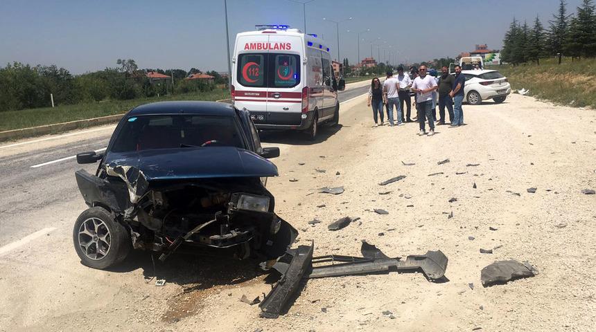 Seminerden d&ouml;nen &ouml;ğretmenler kaza yaptı: 6 yaralı