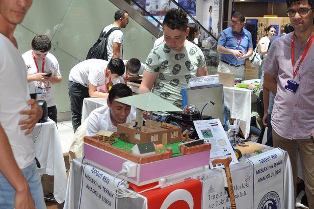 Eskişehir'de öğrencilerin 'Robotik Kodlama' sergisi