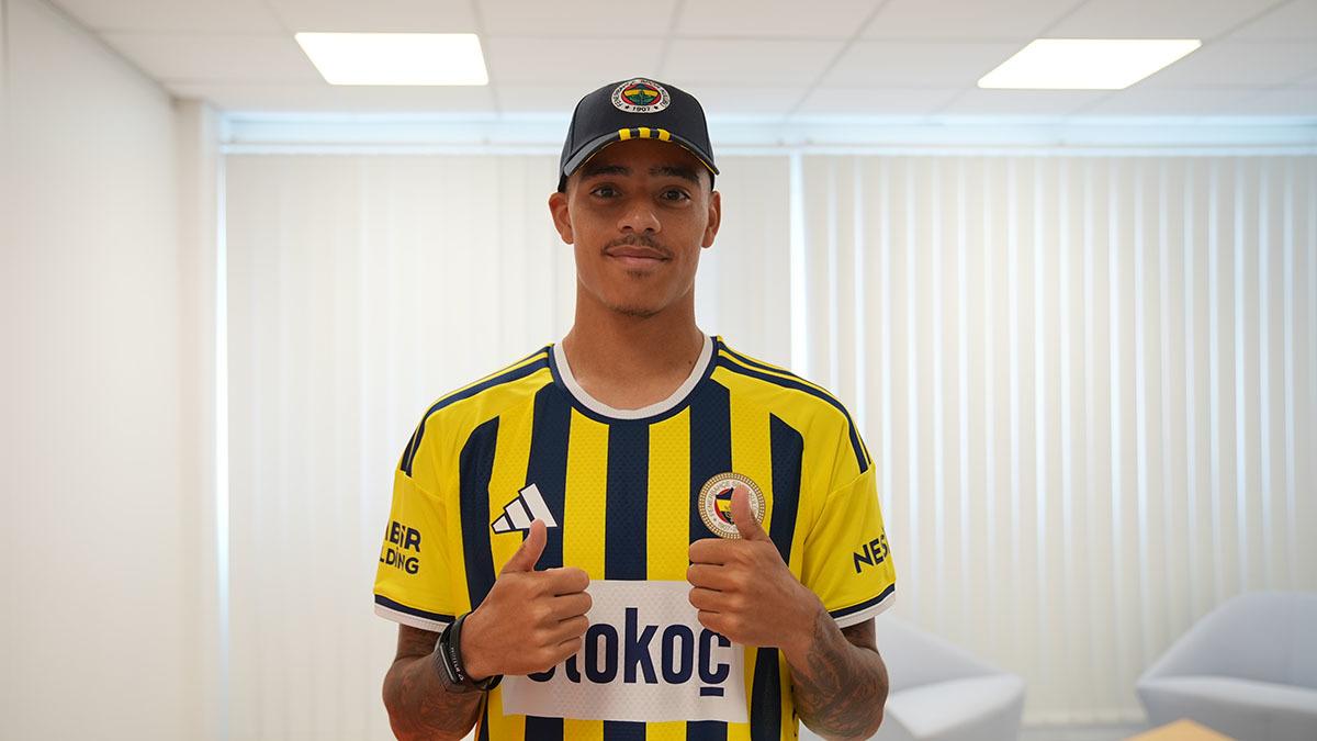 Fenerbah&ccedil;e de Mason Greenwood İstanbul a geldi! 2