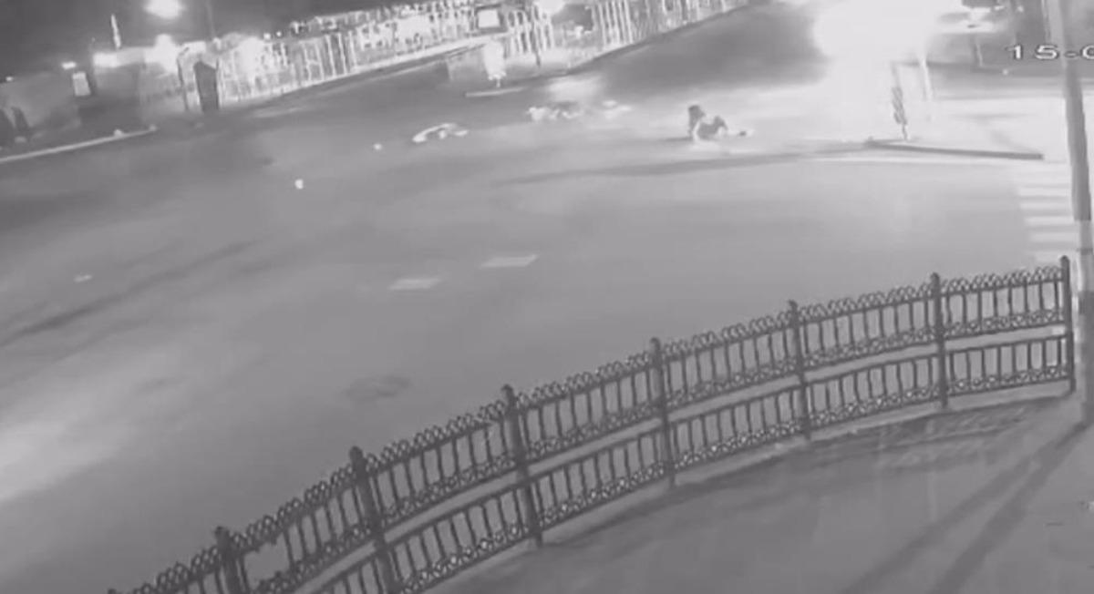 Sakarya da 1 kişinin hayatını kaybettiği kaza anı güvenlik kamerasına yansıdı 1
