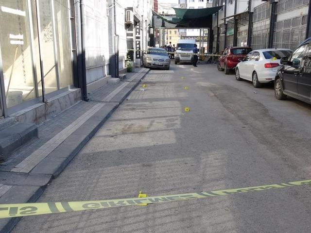 Malatya Şire Pazarı'nda silahlı kavga: 2 yaralı, 2 g&ouml;zaltı