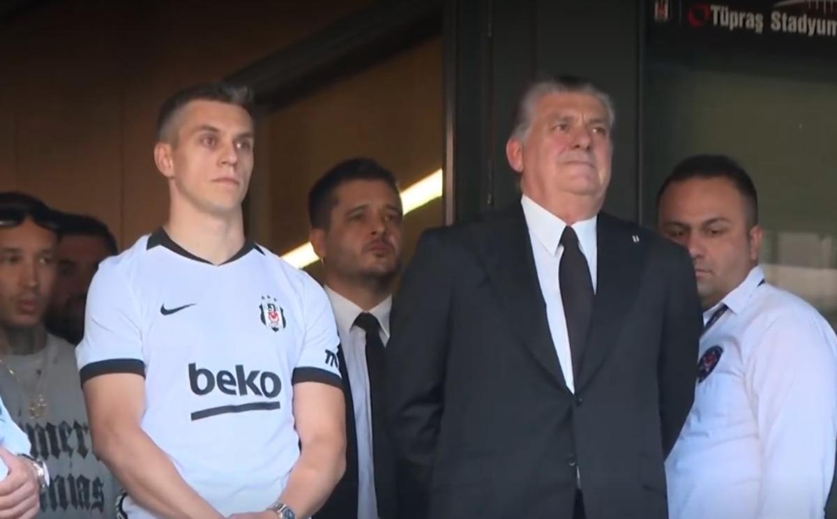 Beşiktaş, Trossard için imza töreni düzenliyor! 5