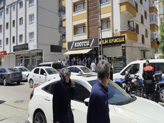 Kuyumcu soydu, 2 saatte yakalandı: İnternetten araştırmış