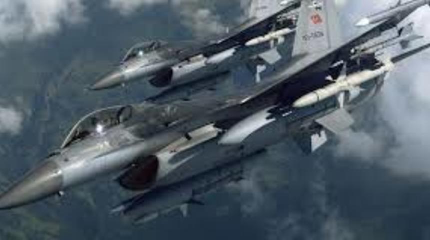 Sınır &ouml;tesine operasyon! &Ouml;ld&uuml;r&uuml;ld&uuml;ler