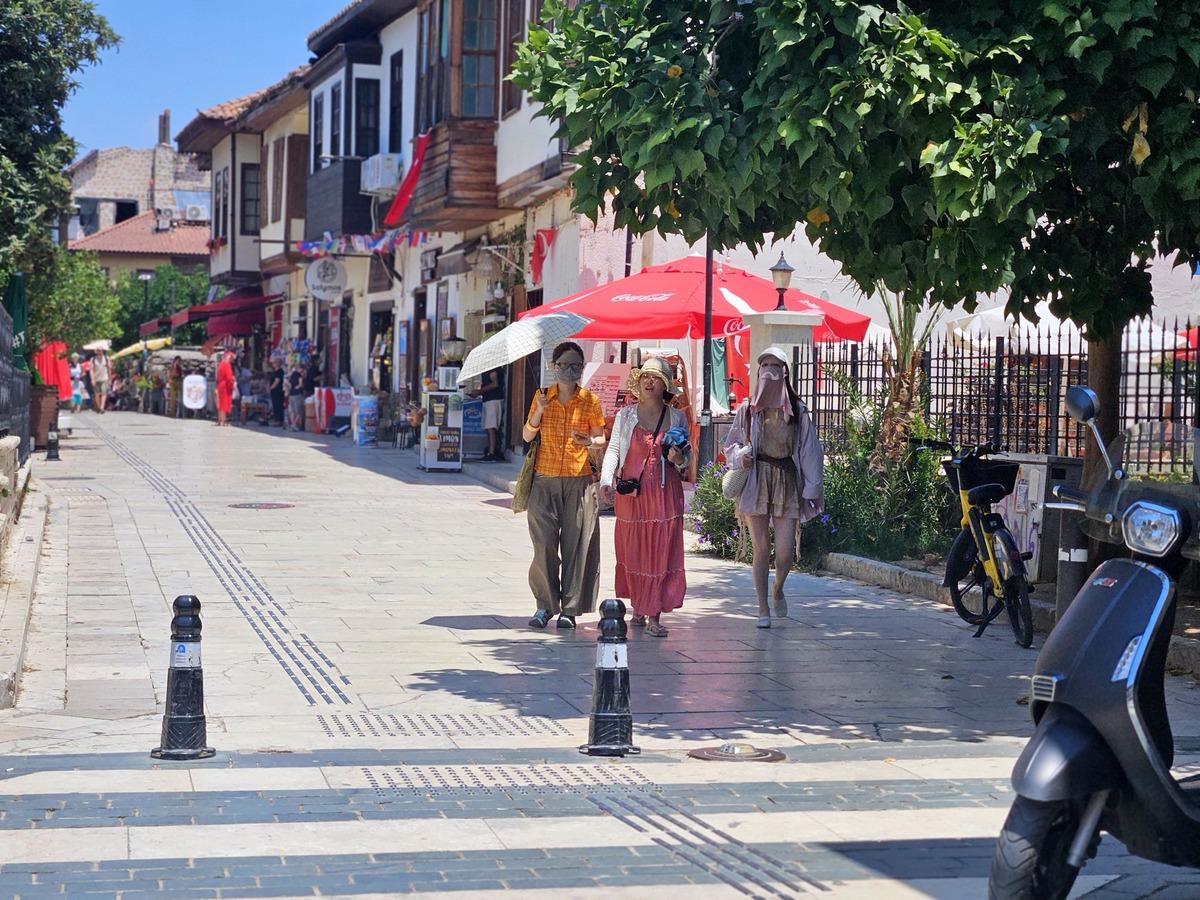 Antalya da herkes denize koşarken onlar yüzlerini bile göstermedi! 1