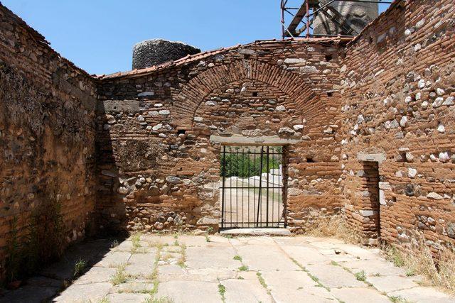 İncil de ge&ccedil;en kutsal kiliselerden 3 &uuml; Manisa da 3