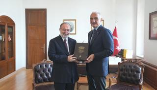 K&uuml;lt&uuml;r ve Turizm Bakanı Mehmet Nuri Ersoy a&ccedil;ıkladı