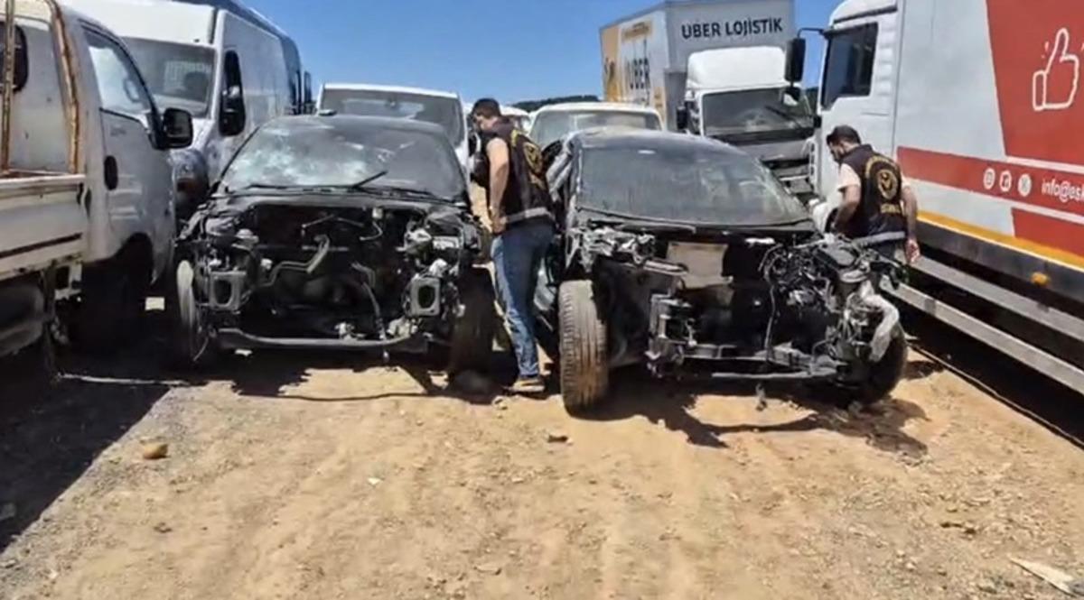 Yediemin otoparklarında 1,5 milyarlık vurgun! Ara&ccedil;ları par&ccedil;alayıp yapay zeka hasarlı g&ouml;sterdiler 3