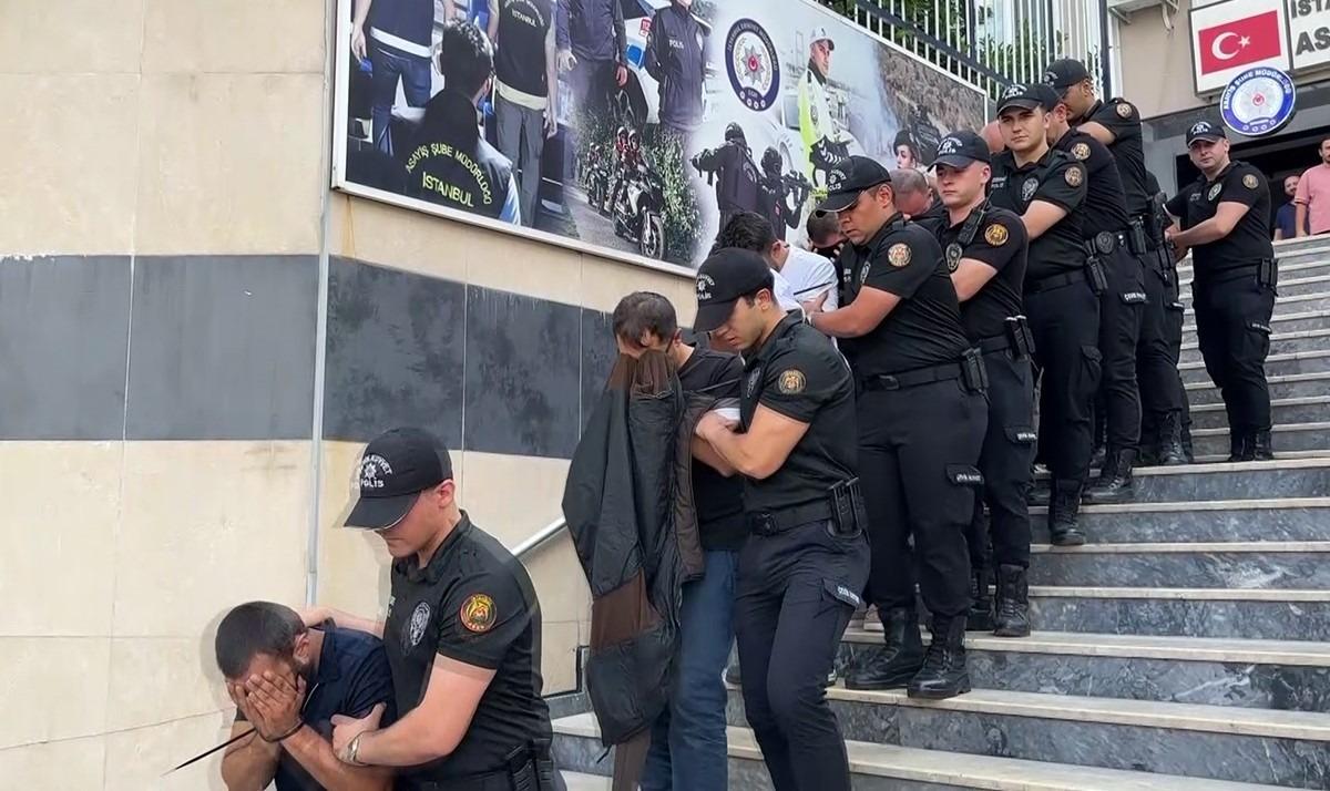 Yediemin otoparklarında 1,5 milyarlık vurgun! Ara&ccedil;ları par&ccedil;alayıp yapay zeka hasarlı g&ouml;sterdiler 2