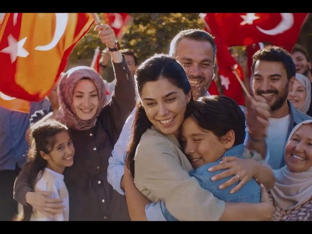 Halkbank'tan 15 Temmuz'a &ouml;zel reklam filmi: "İrade bizim, zafer bizim"