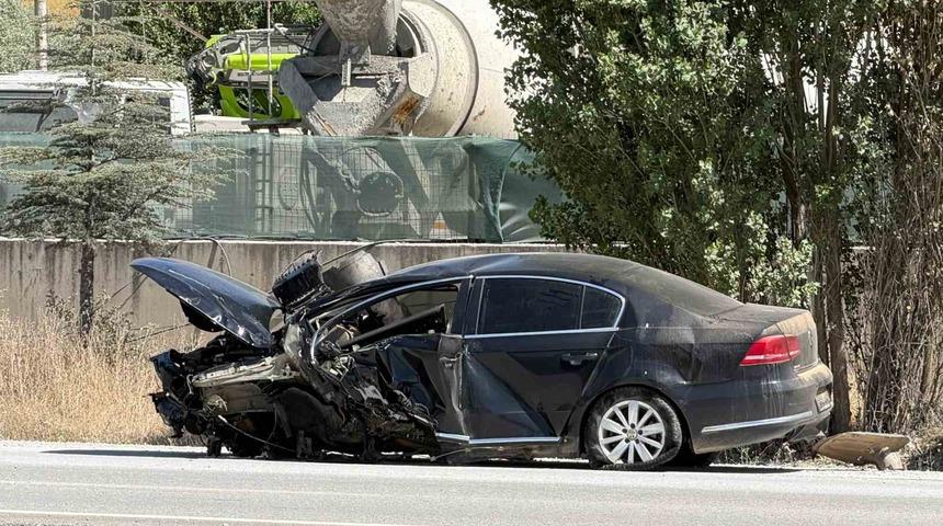 Ankara&rsquo;da trafik kazası: 3 yaralı