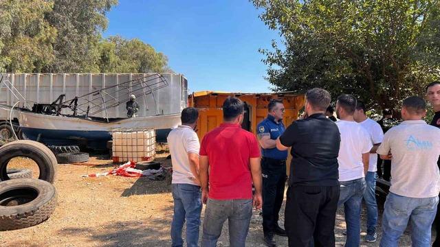 Aksu&rsquo;da karaya &ccedil;ekili teknedeki yangın itfaiye ekiplerince s&ouml;nd&uuml;r&uuml;ld&uuml; 1