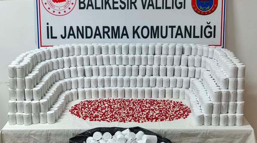 Balıkesir'de 78 bin 824 sentetik ecza hap ele ge&ccedil;irildi: 1 kişi tutuklandı
