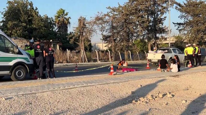 Yola ka&ccedil;an topunu alırken pikabın &ccedil;arptığı &ccedil;ocuk hayatını kaybetti