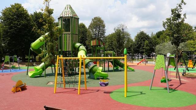 Düzce Belediyesi 6 yılda 61 park kazandırıldı