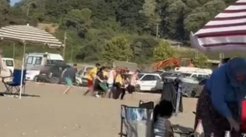 Denizde boğulma tehlikesi ge&ccedil;iren kişiyi vatandaşlar kurtardı