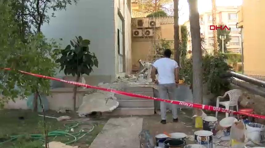 İzmir&rsquo;de asma iskele devrildi! Yaralılar var