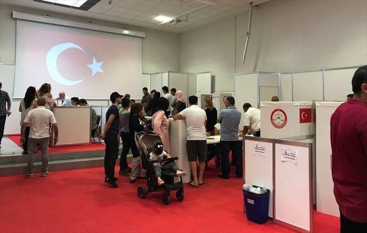 Almanya'daki seçim sandıklarında uzun kuyruklar oluştu  G5