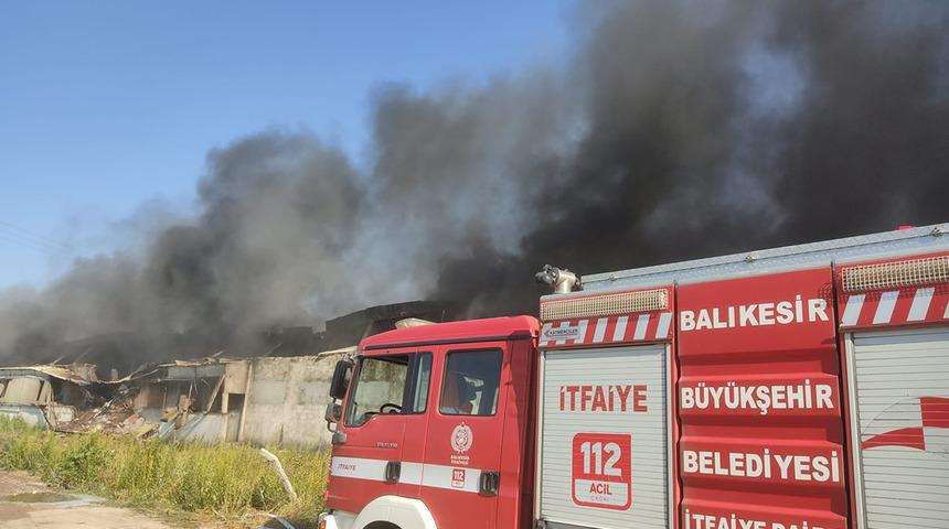 Balıkesir'de yangın! Kısa s&uuml;rede kontrol altına alındı