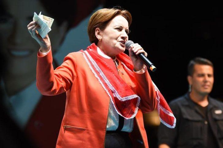 Güçlü lider arayan kitle için nasıl bir vücut dili olmalı mesela?